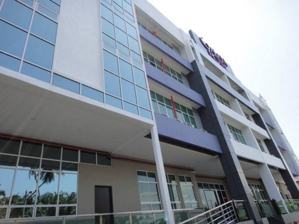 Galaxy Hotel Simpang Ampat  Екстериор снимка