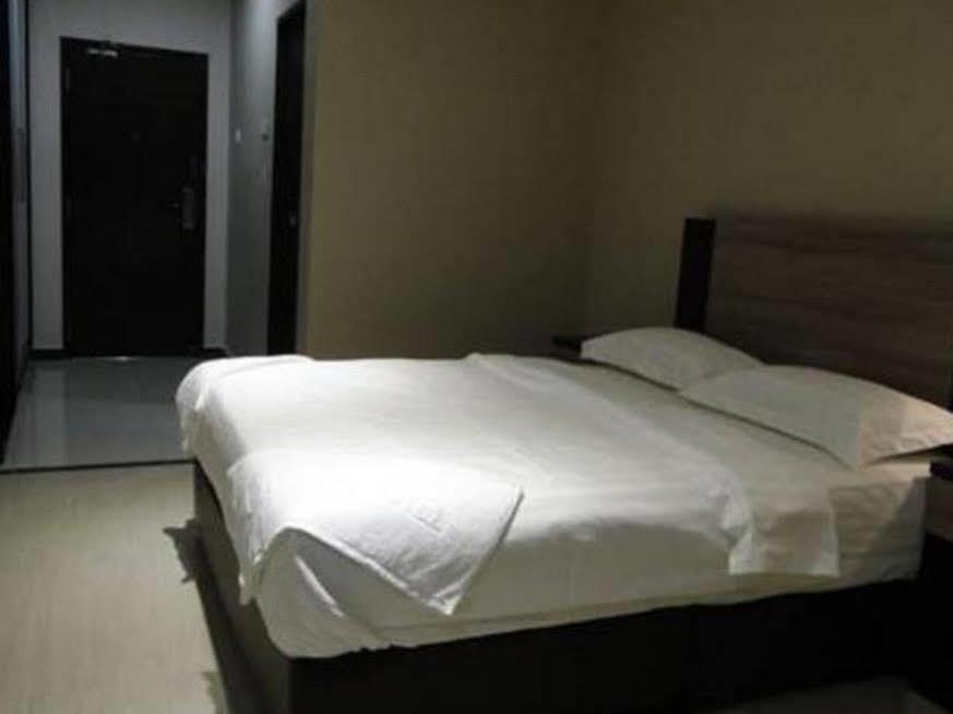 Galaxy Hotel Simpang Ampat  Екстериор снимка